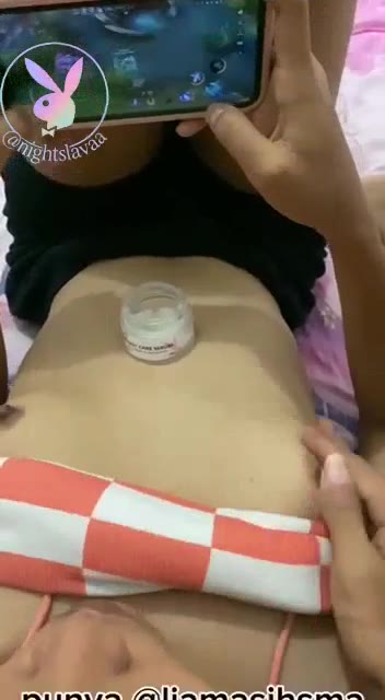 Background for Bocil Tocil Asik Ngegame Ga Kerasa Dimasukin Kakanya