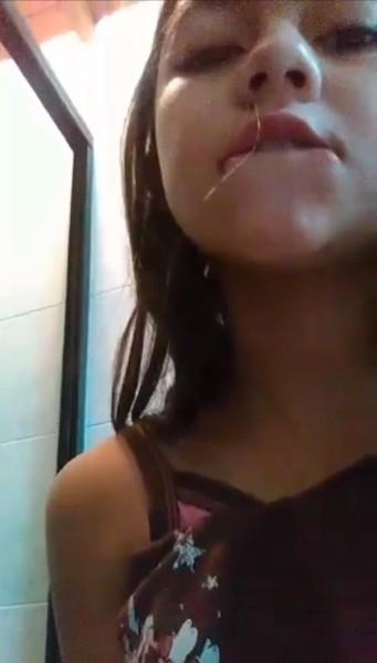 Background for Bocil Habis Dipuasin Ayah Lanjut Omek Sendiri